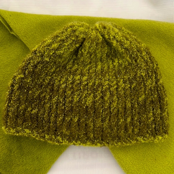Ombré Scarf with Chenille Woven Hat / Host Pick - Picture 5 of 7